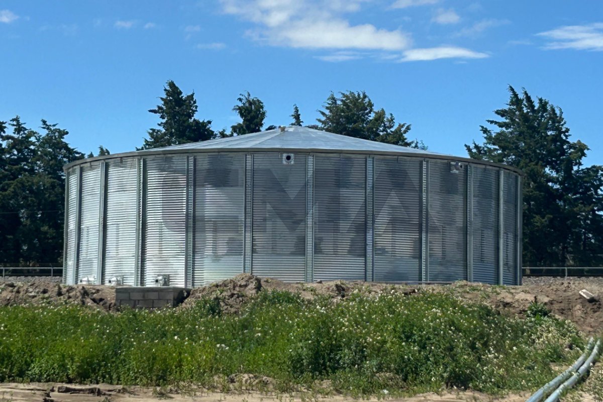 Silo de almacenamiento de agua para producción avícola