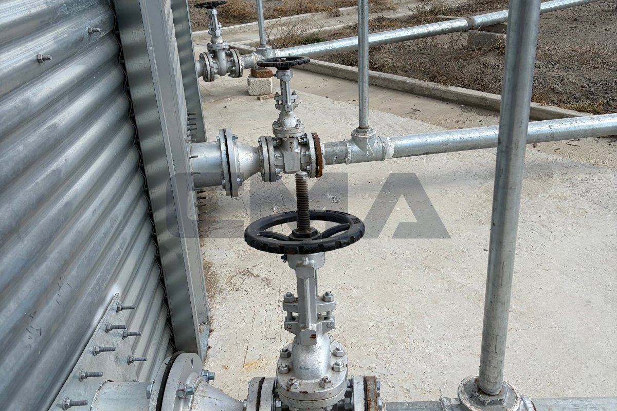 Válvulas y conexiones hidráulicas del silo